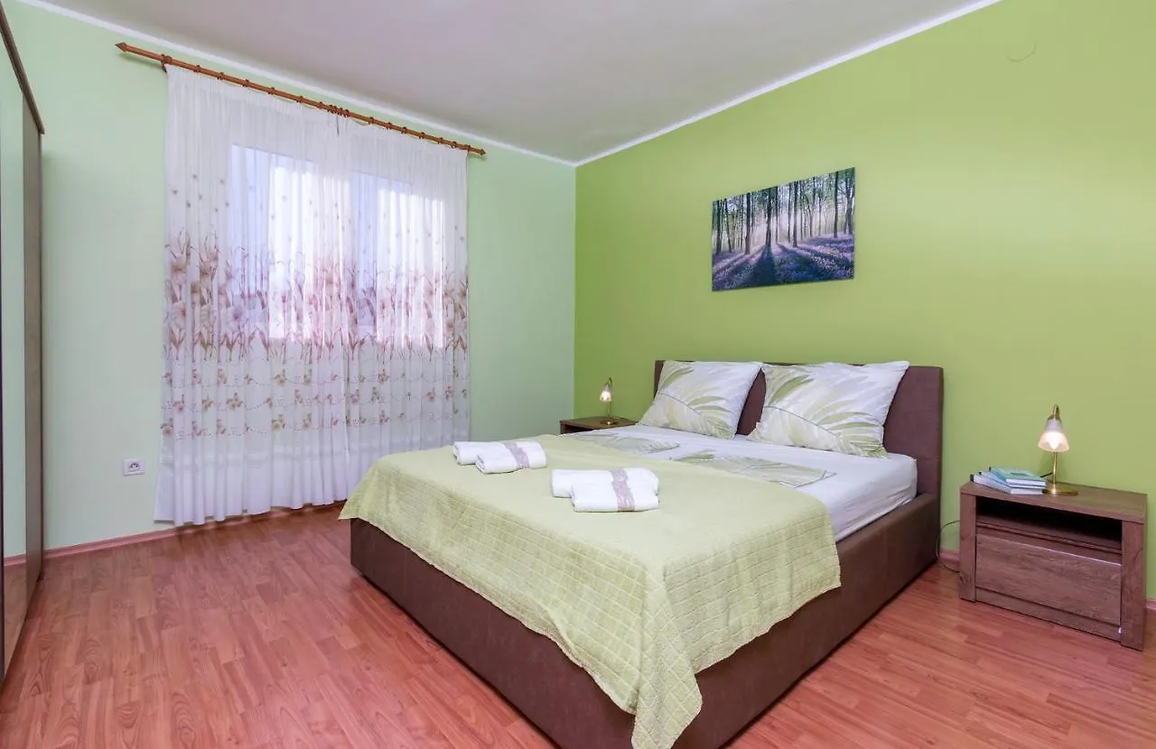 Apartment Rubina With Secure Parking Medulin