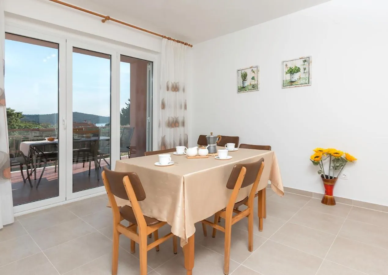 Apartment Rubina With Secure Parking Medulin