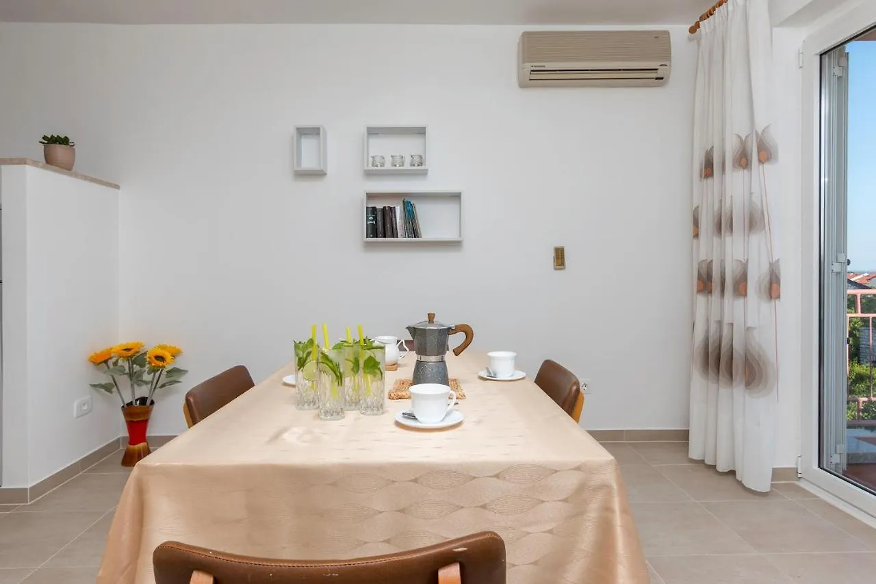 Apartment Rubina With Secure Parking Medulin 0*,  Croatia