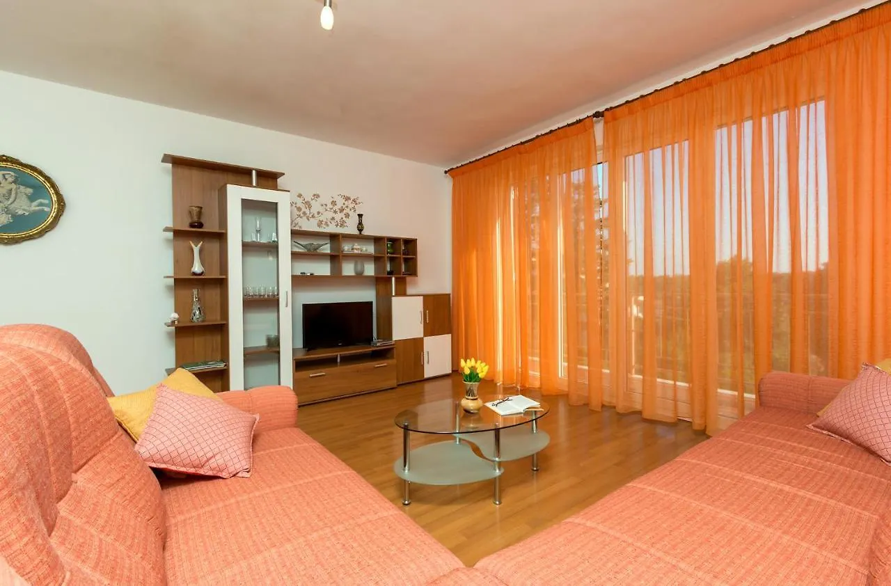 Apartment Rubina With Secure Parking Medulin