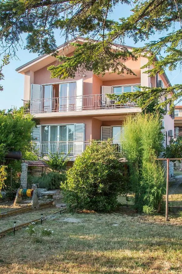 Apartment Rubina With Secure Parking Medulin